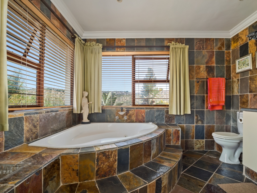 4 Bedroom Property for Sale in Groenvallei Western Cape